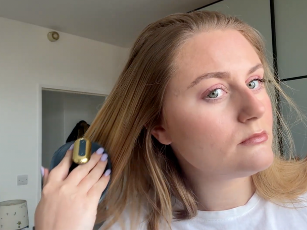 Manta pulse electric scalp massager brush